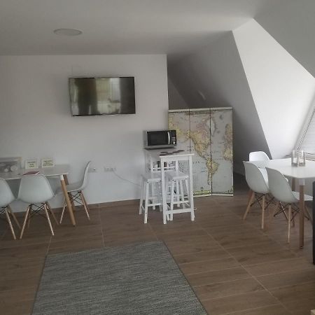 Autentic Adorabil Apartment Albestii Paminteni Ngoại thất bức ảnh